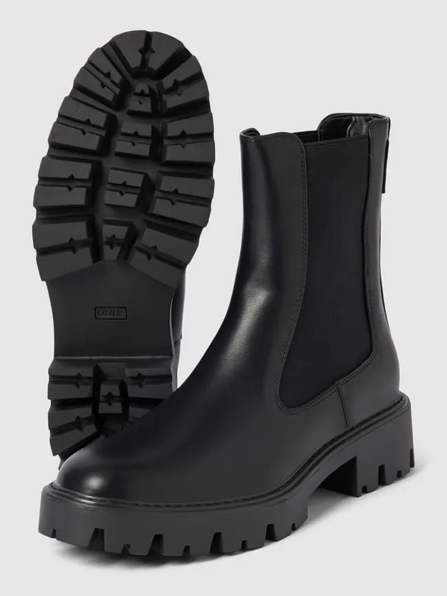 Boots with elastic inserts model "BETTY" Only, black